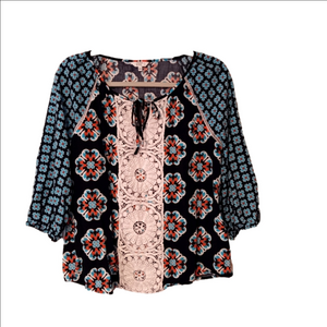 Crown & Ivy Floral Navy and Aqua Women's Peasant Top Blouse with Crochet Lace‎ L